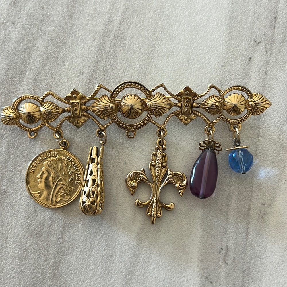 Vintage Victorian Bar Charm Brooch